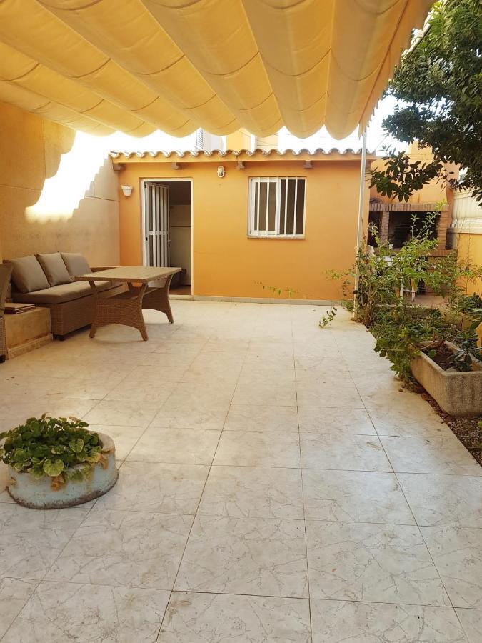 Beachfront Apartment With A Private Garden On The Ground Floor Moncofar Exterior photo