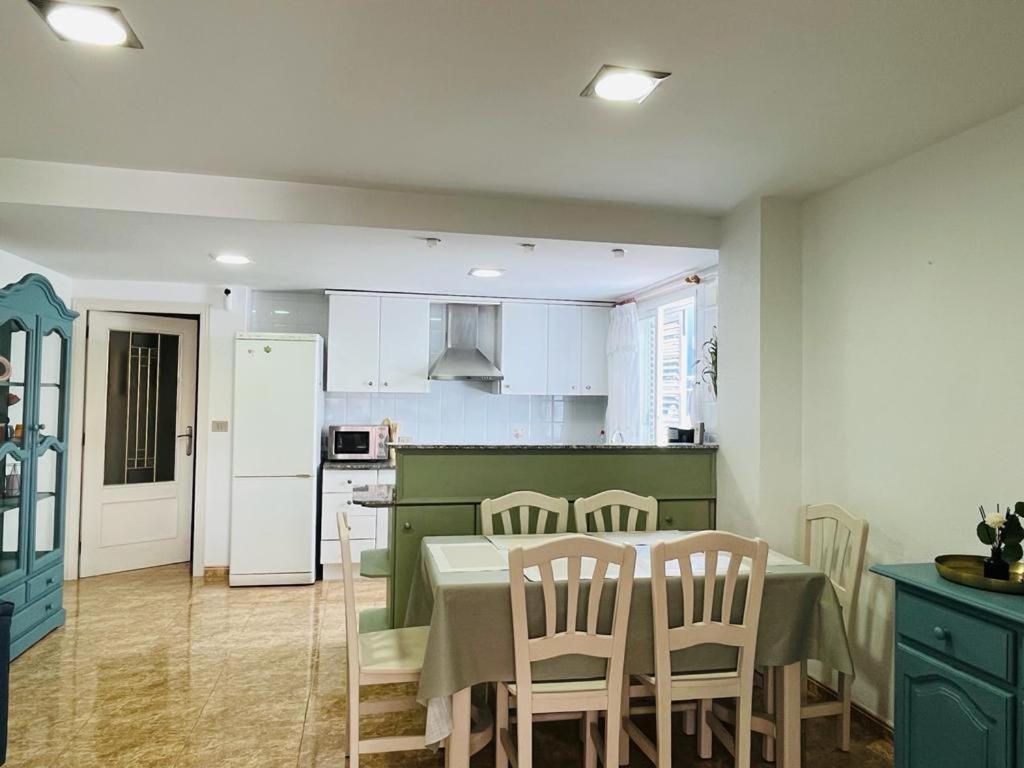 Beachfront Apartment With A Private Garden On The Ground Floor Moncofar Exterior photo